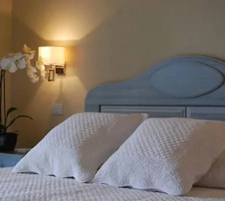 Boutique Su Sergenti מלון 4*