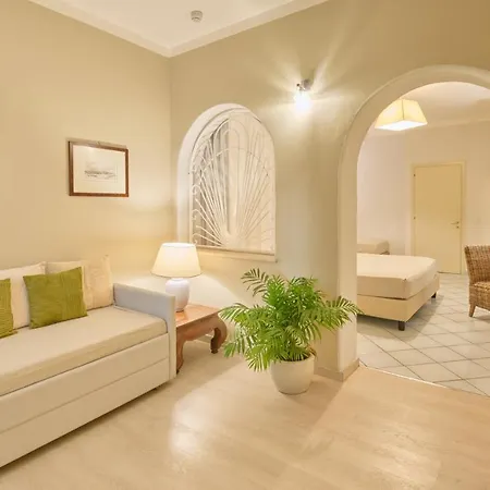 Boutique Su Sergenti מלון 4*