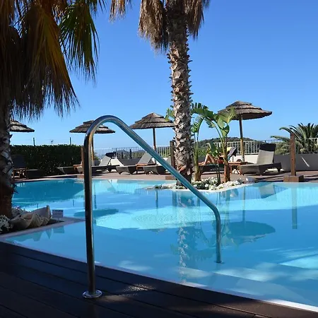 Boutique Su Sergenti מלון 4*